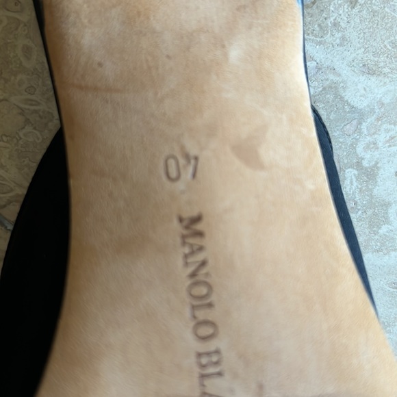 MANOLO BLAHNIK  Black with Tortoiseshell Kitten Mules - Picture 6 of 9